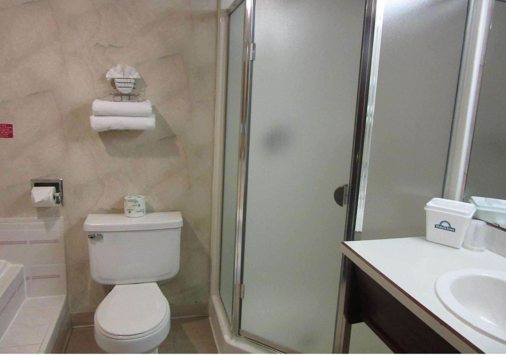 Days Inn By Wyndham Seatac Airport Quarto foto